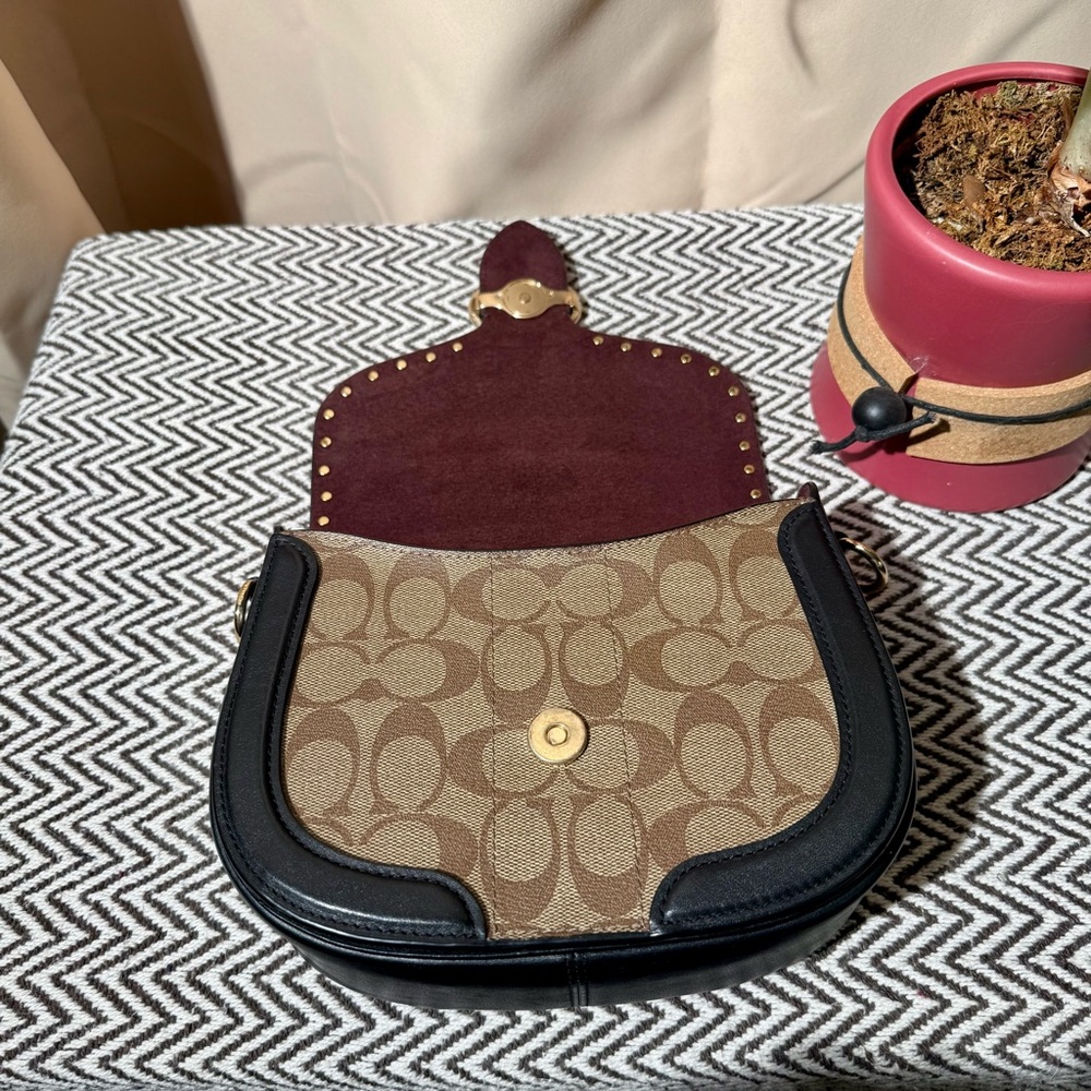 Coach Georgie Saddle Bag in Colorblock Signature Canvas & Rivets - 2021 - EUC - Picture 15 of 16